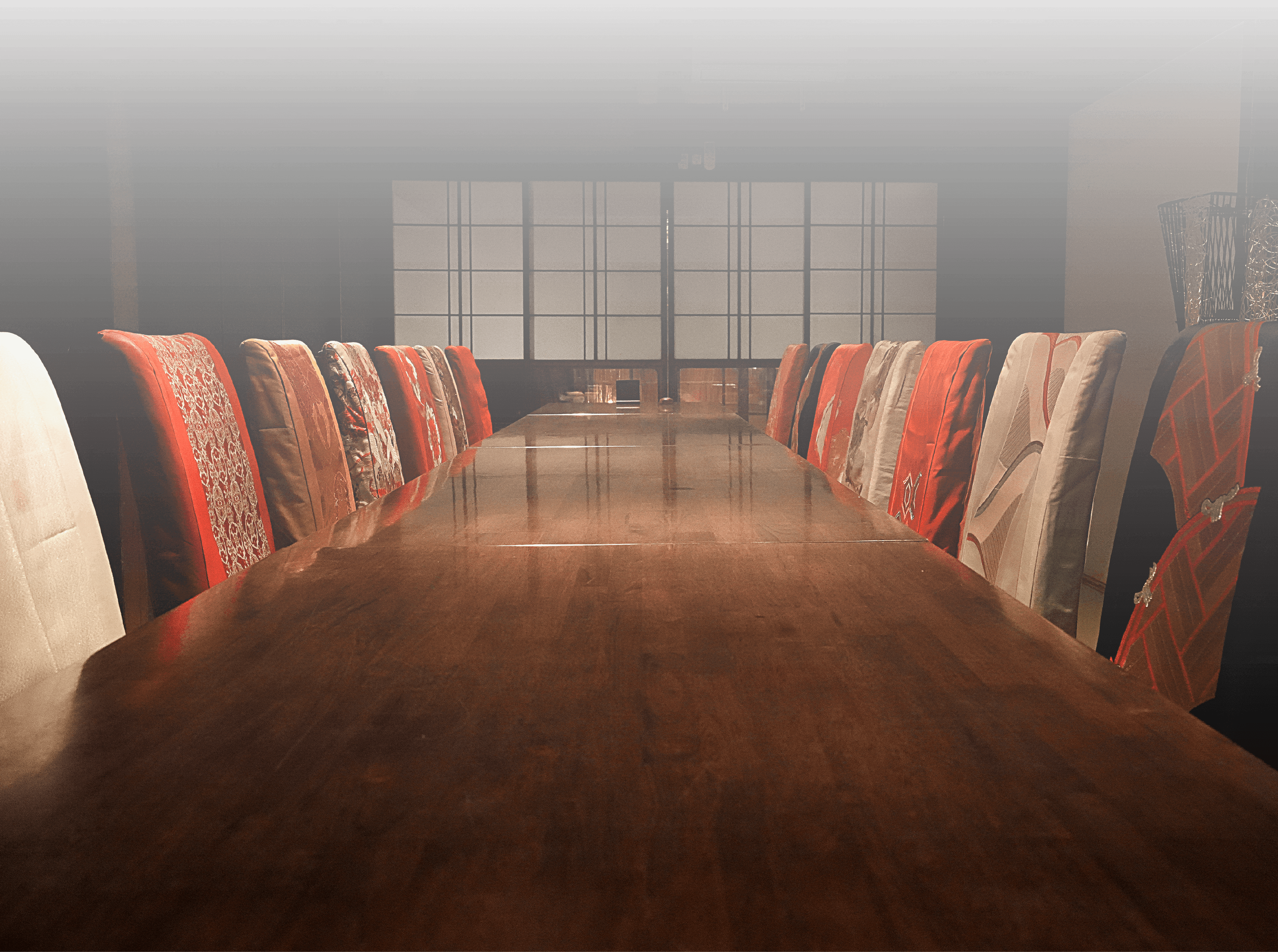 佐一郎屋敷の座席